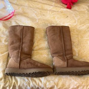 ✨slightly worn UGGS✨